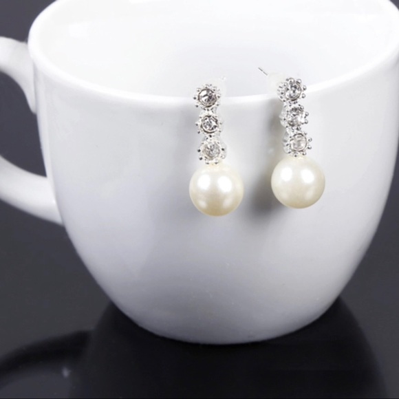 ❤️New Crystal Pearl Stunning Rhinestones Earrings - Picture 1 of 4
